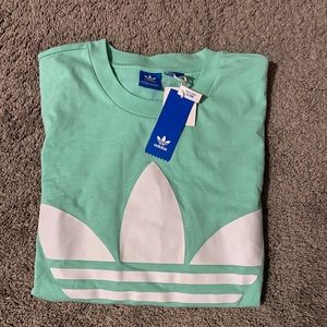 Adidas T-Shirt size Large